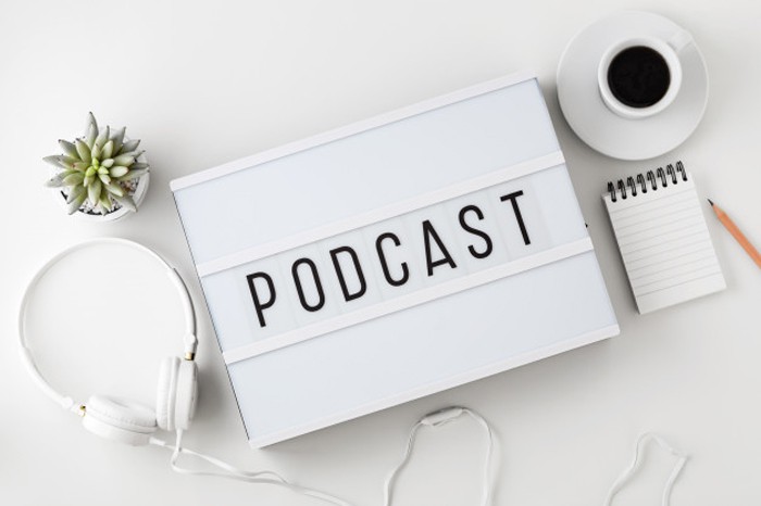 Podcast là gì và những thông tin thú vị xoay quanh nó?